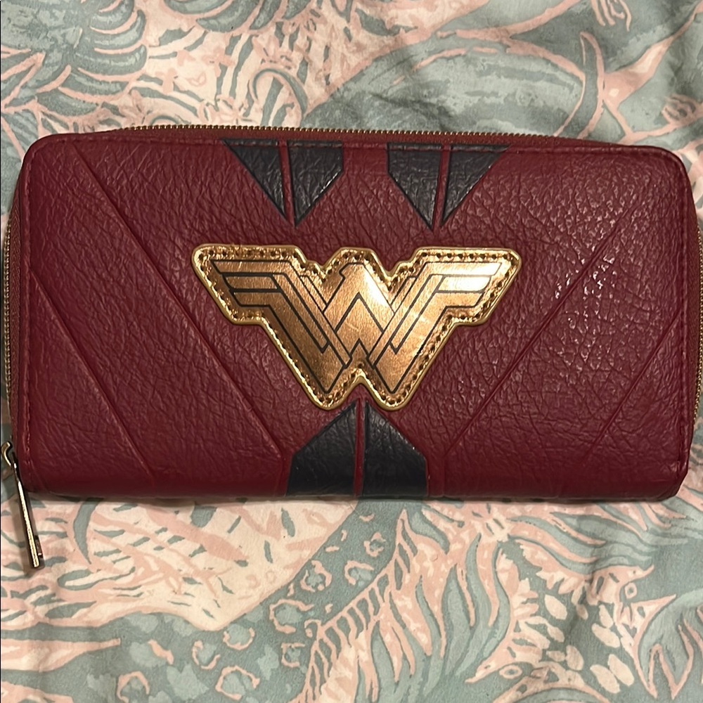 DC Comics Red and Gold Wonder Woman Wallet